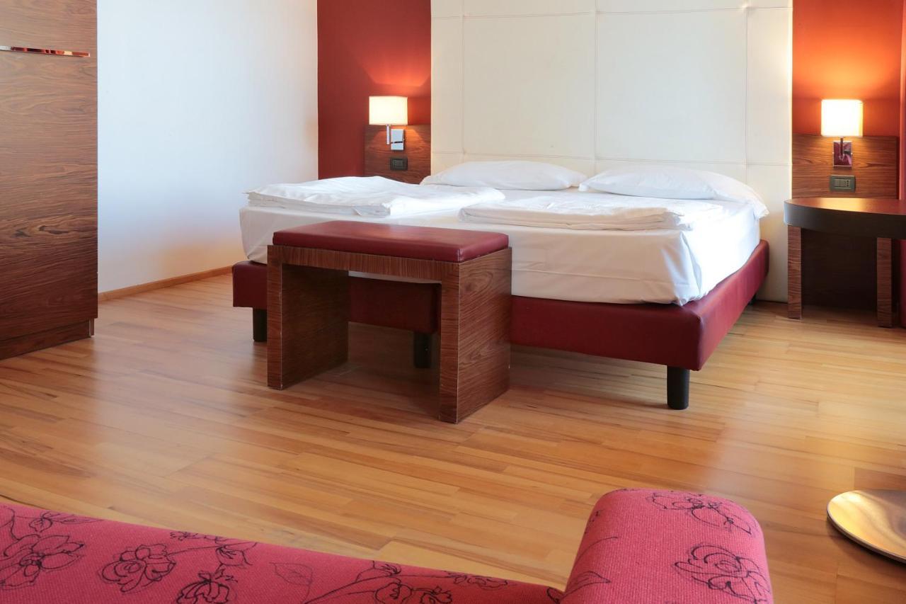 Hotel Lido Torri Del Benaco Extérieur photo
