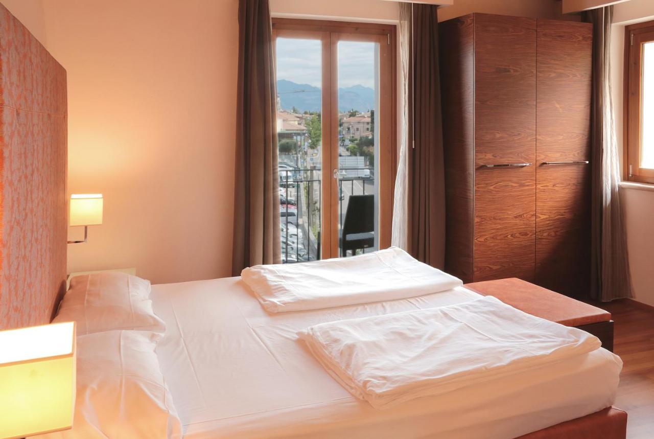Hotel Lido Torri Del Benaco Extérieur photo