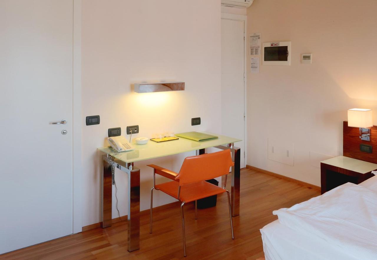 Hotel Lido Torri Del Benaco Extérieur photo