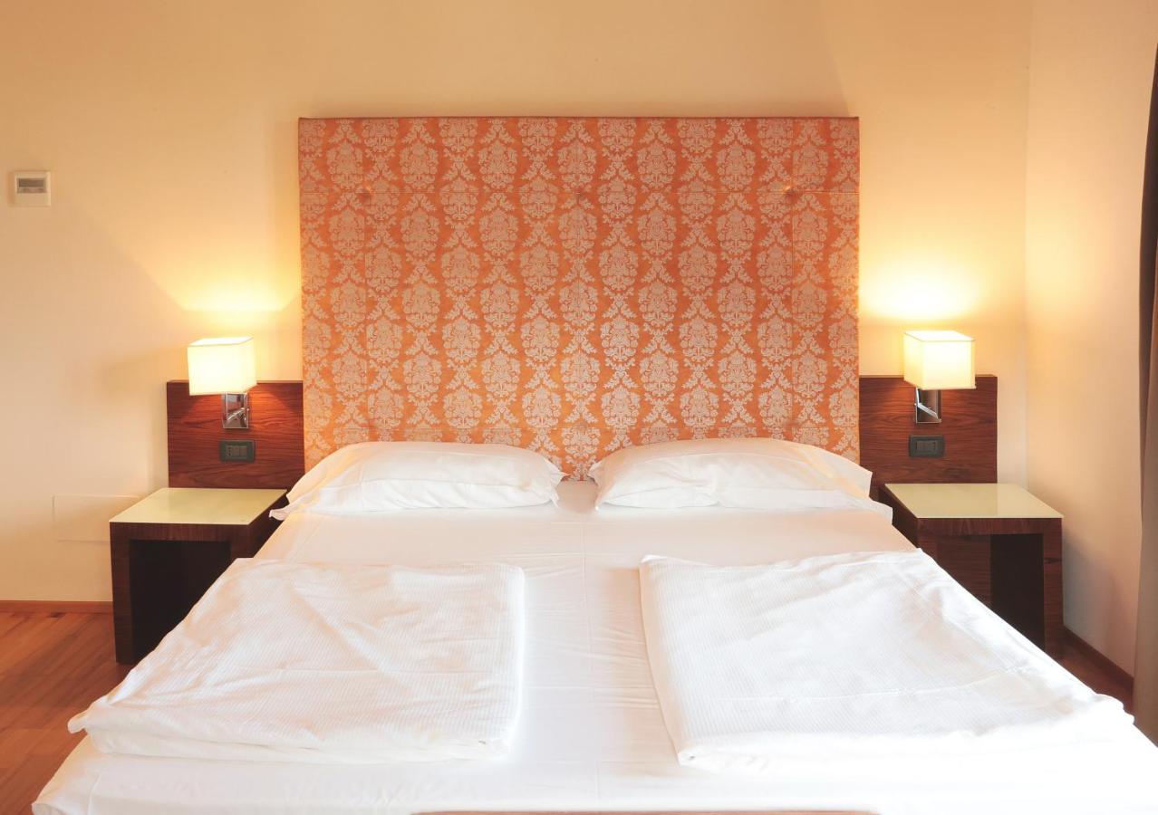 Hotel Lido Torri Del Benaco Extérieur photo
