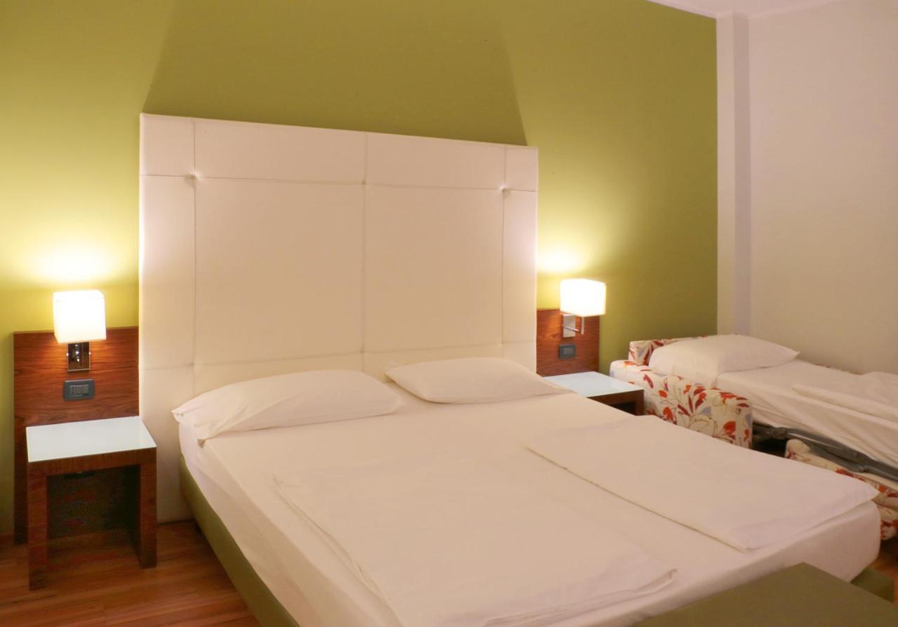 Hotel Lido Torri Del Benaco Extérieur photo
