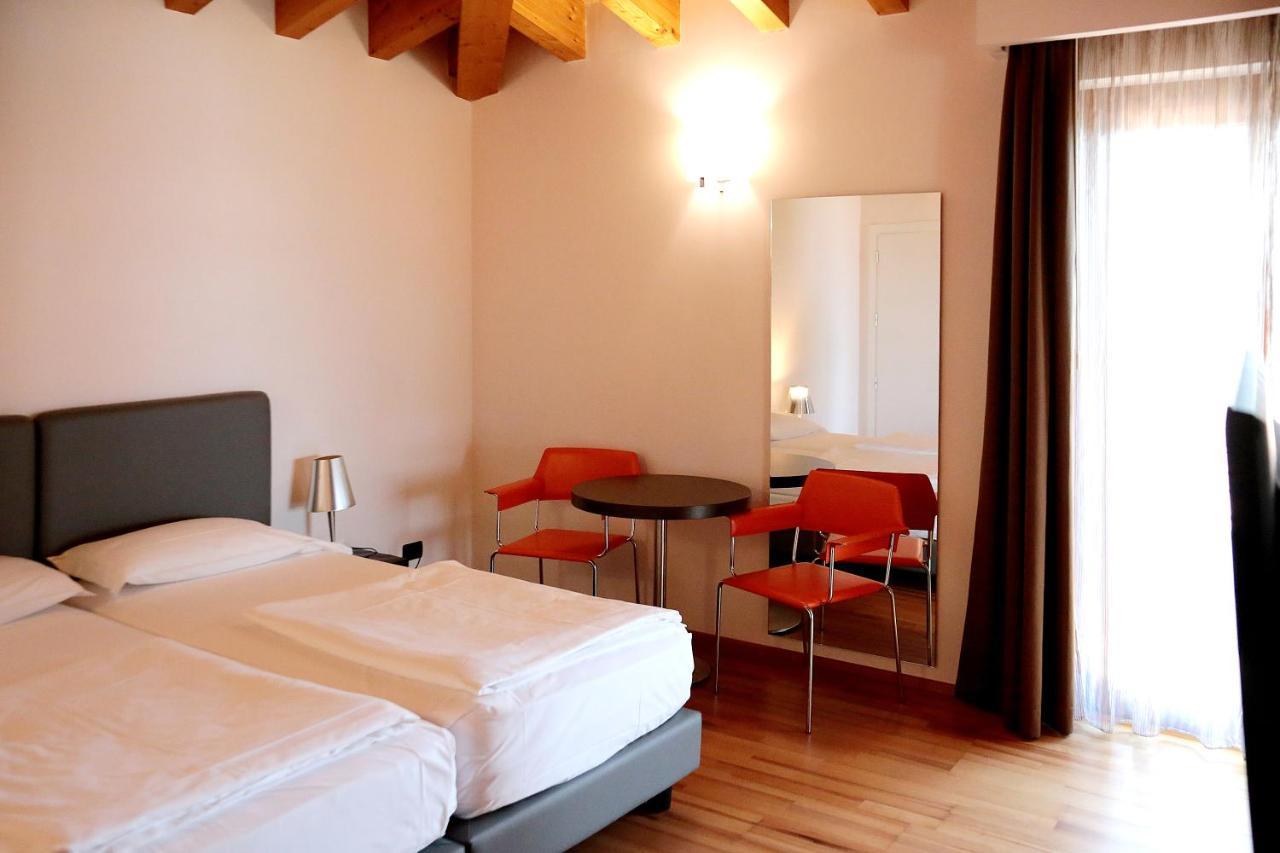 Hotel Lido Torri Del Benaco Extérieur photo