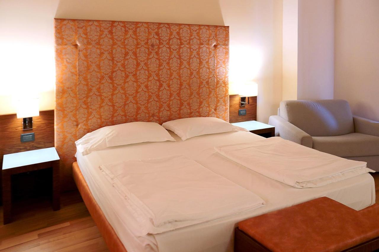 Hotel Lido Torri Del Benaco Extérieur photo