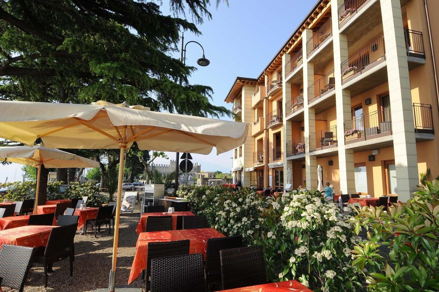 Hotel Lido Torri Del Benaco Extérieur photo