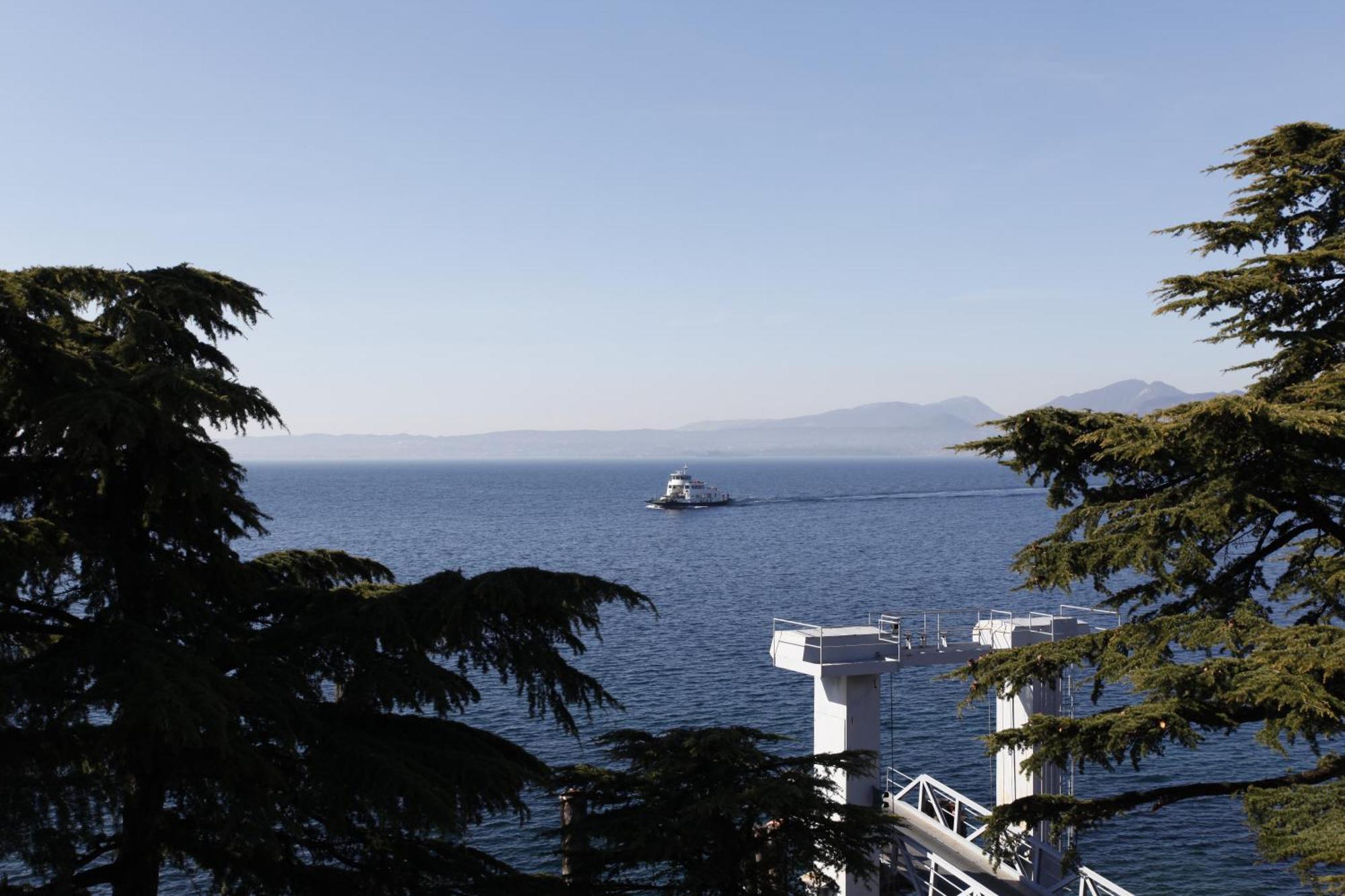 Hotel Lido Torri Del Benaco Extérieur photo