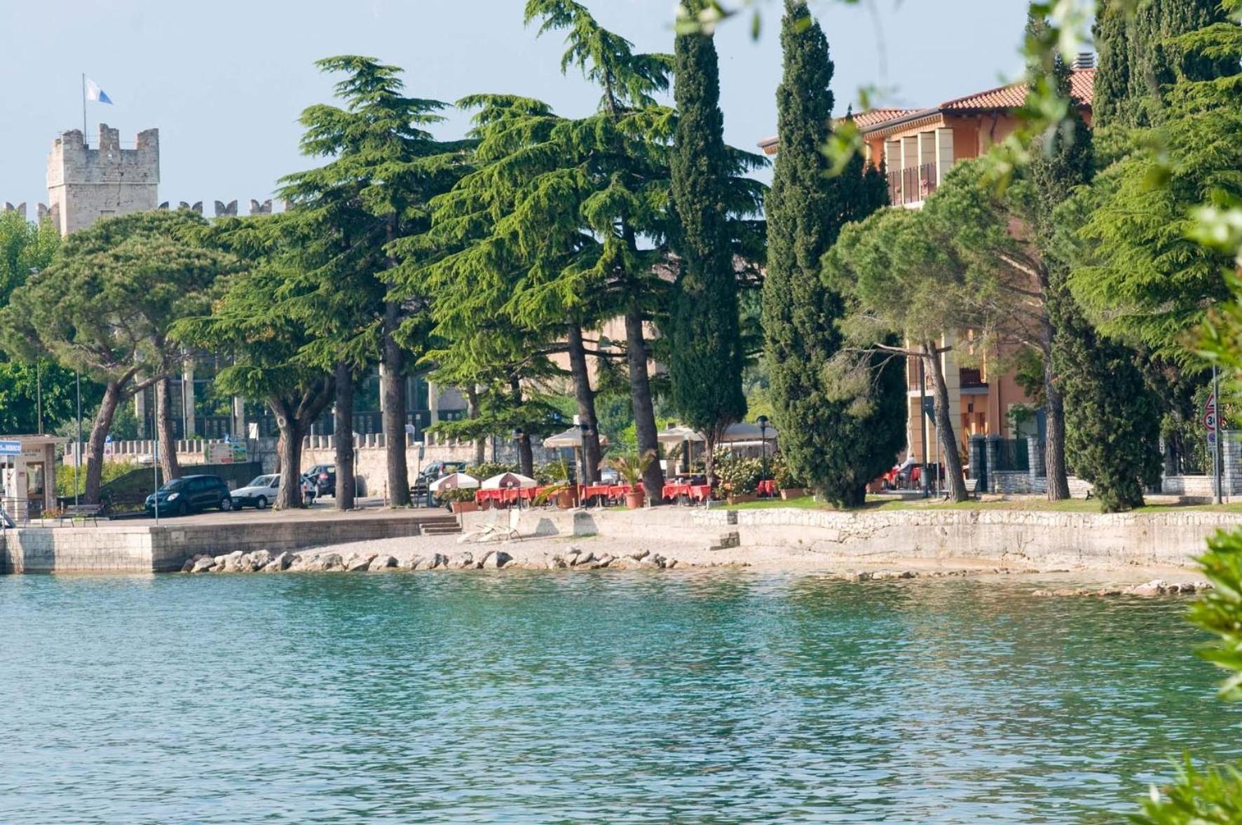 Hotel Lido Torri Del Benaco Extérieur photo