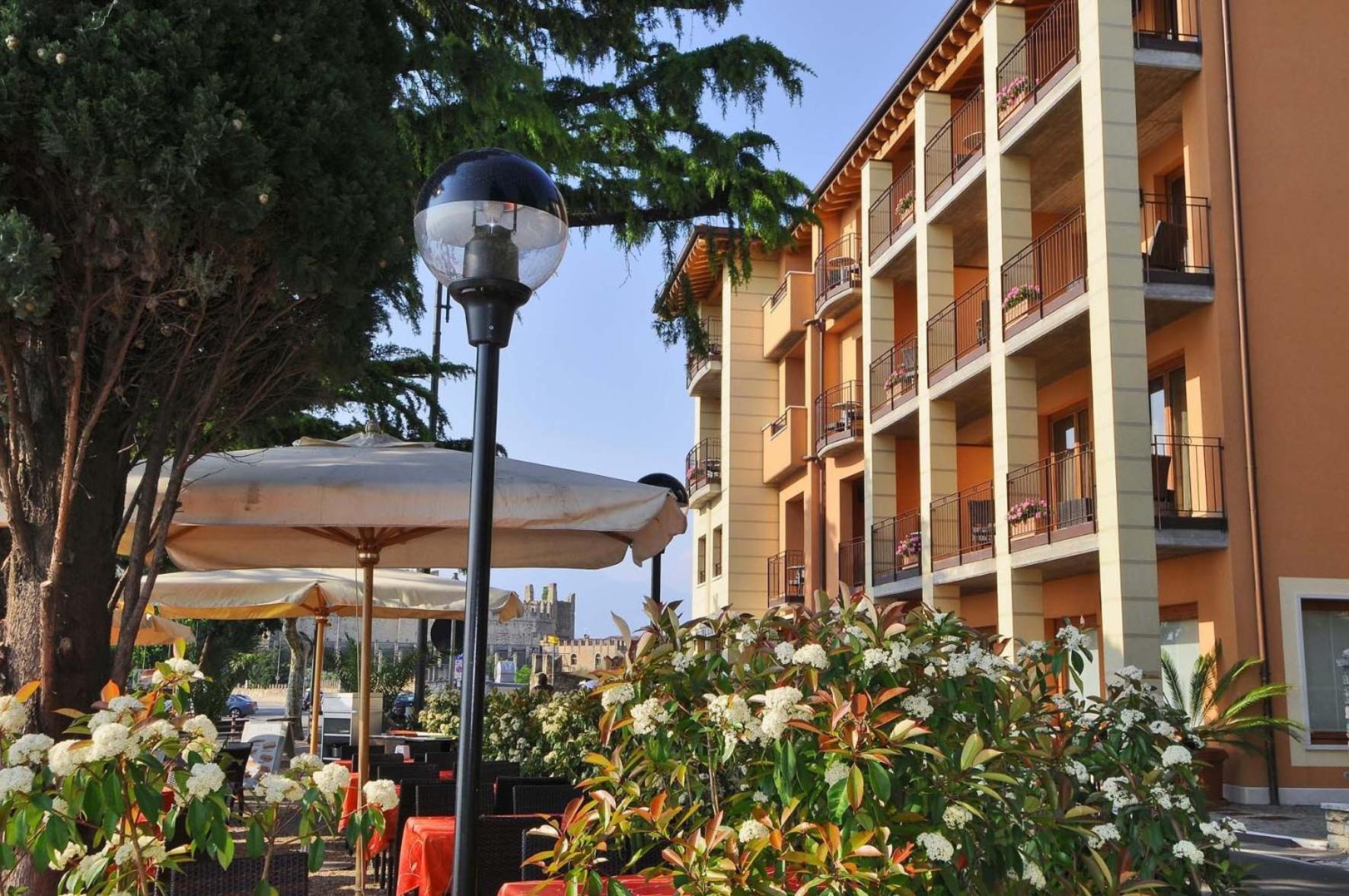 Hotel Lido Torri Del Benaco Extérieur photo