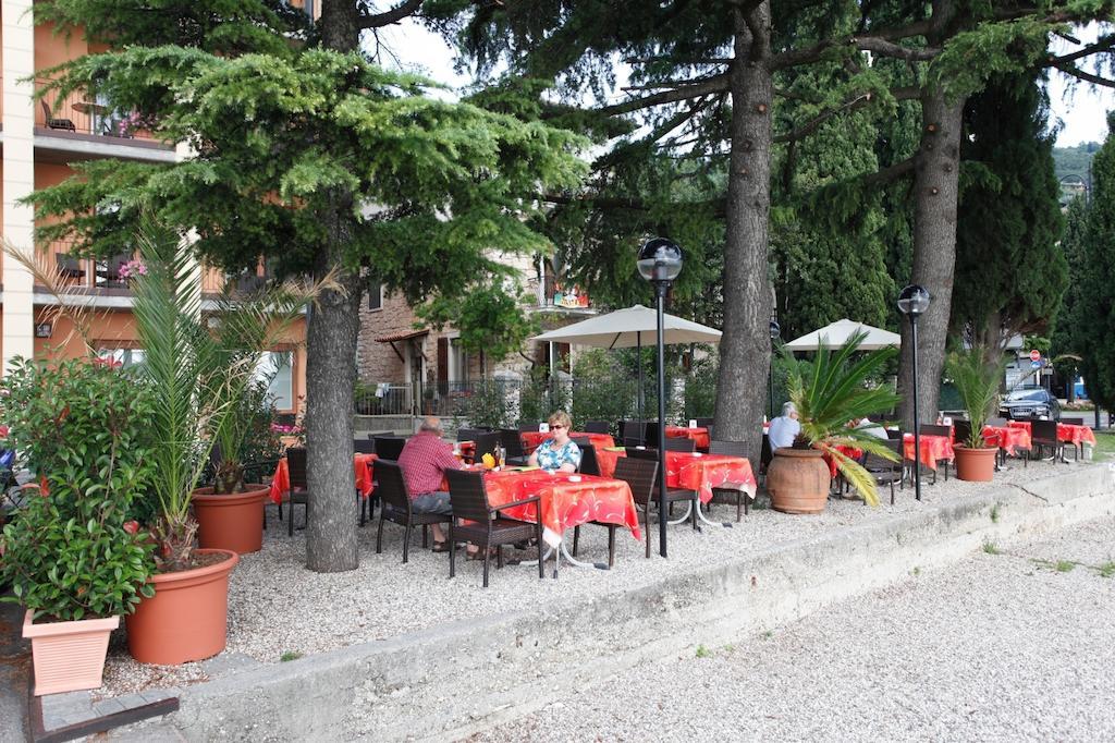 Hotel Lido Torri Del Benaco Extérieur photo